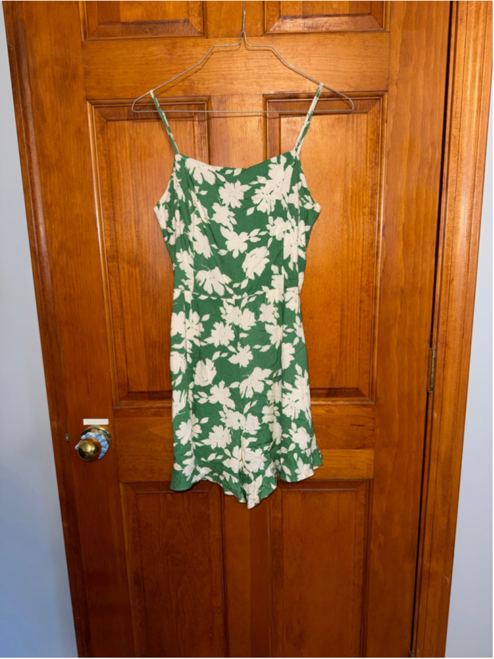 Women's Lush Floral Romper Size S Green and White